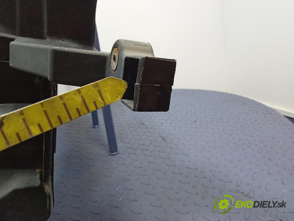 Seat Altea 2005 výztuha Čelní / stěna Přední 5P0805558