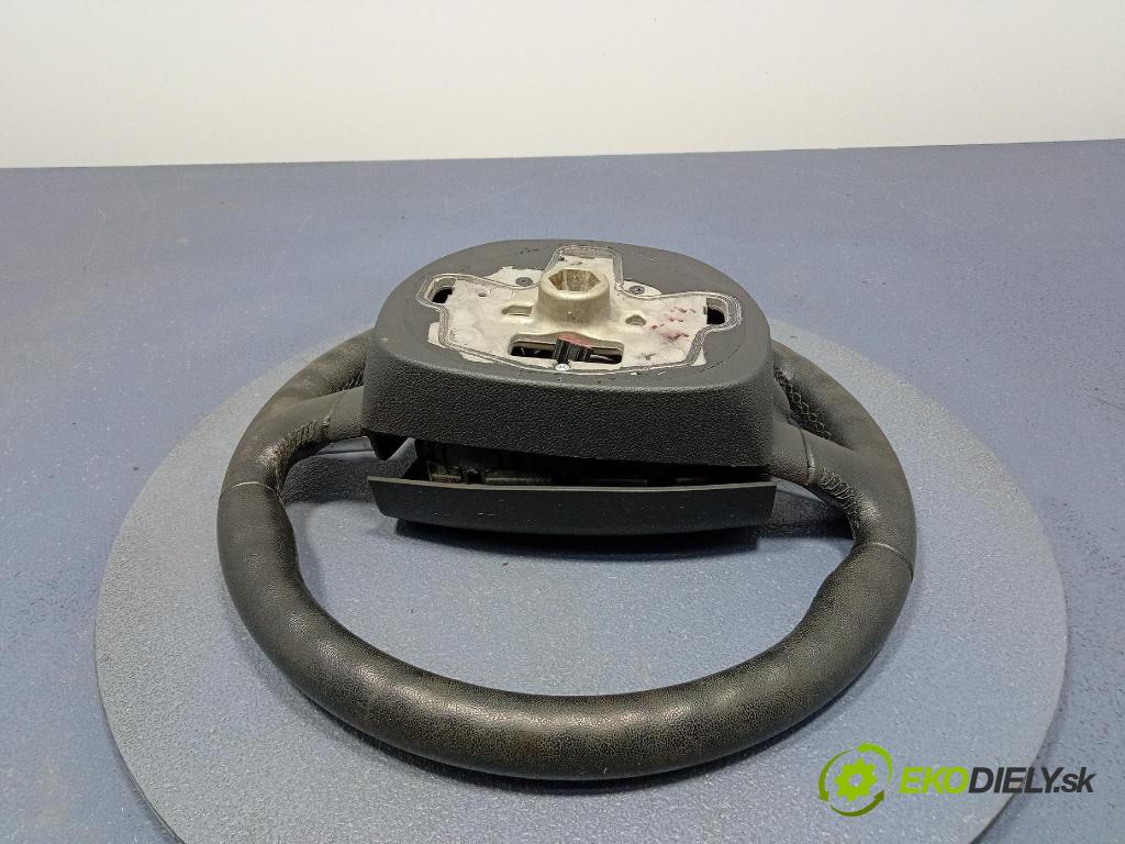Ford Focus 2005 volant 4M51-3600-C