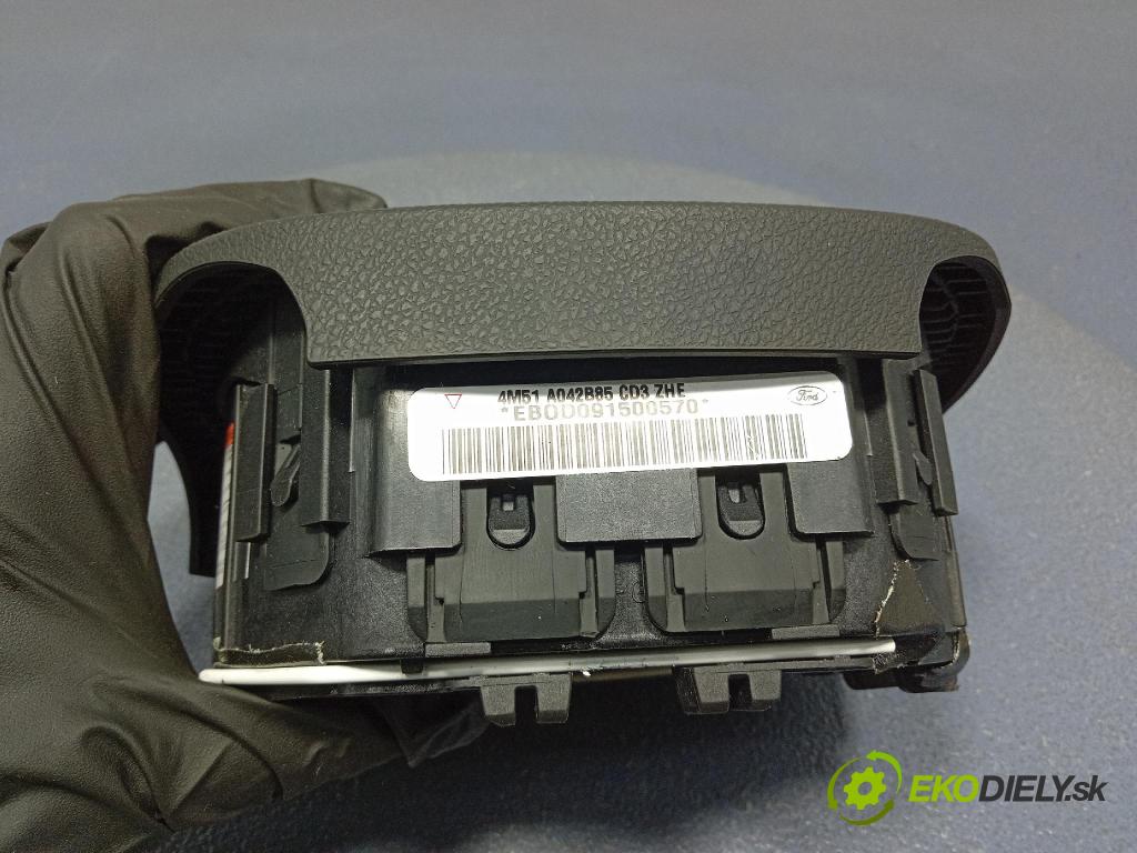 Ford Focus 2005 volant 4M51-3600-C