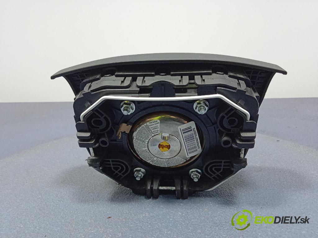 Ford Focus 2005 volant 4M51-3600-C