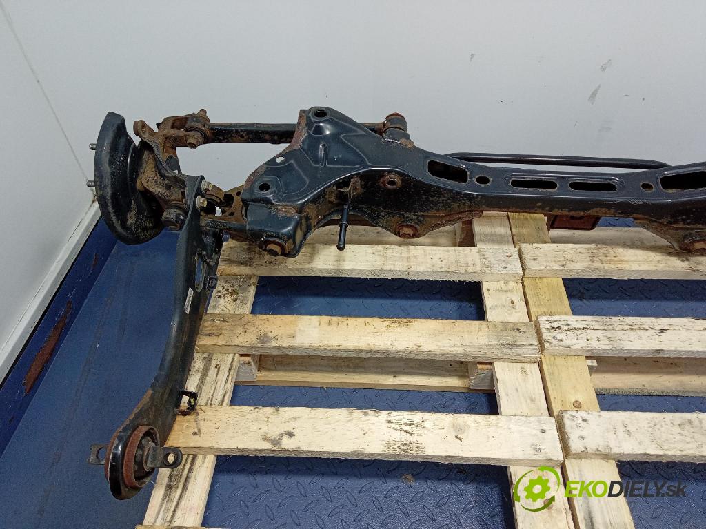 Hyundai I30 2012 výztuha Pozastavenia: Zad: