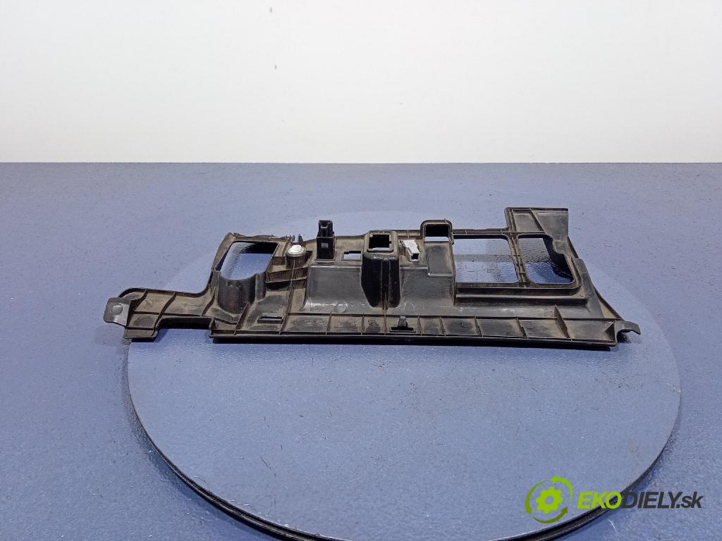 Lexus GS 2007 kryt Plast: Interiéry: 55606-30230