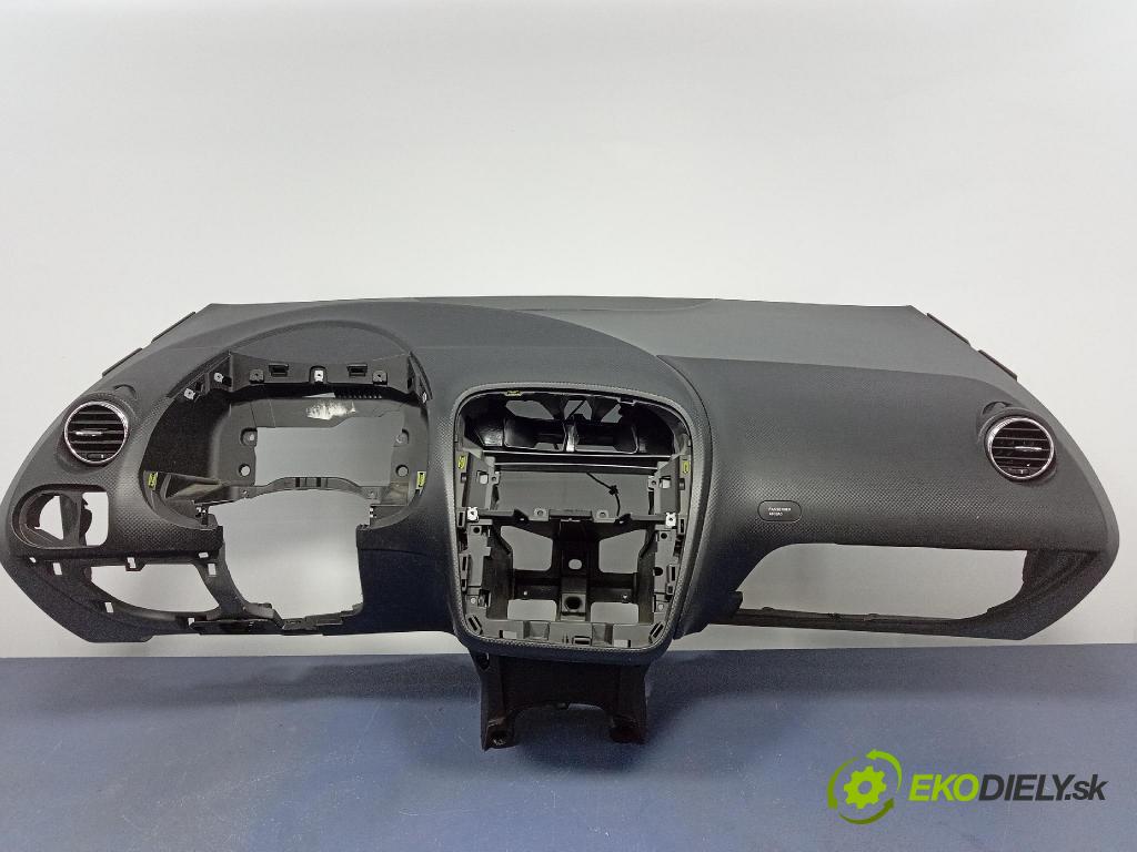Seat Altea 2005 kokpit,pristrojová doska 5P0880204B