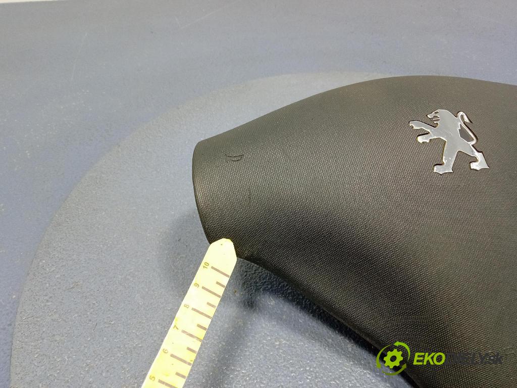 Peugeot 107 2006 Airbag: Řidiči: x 5ADA3N