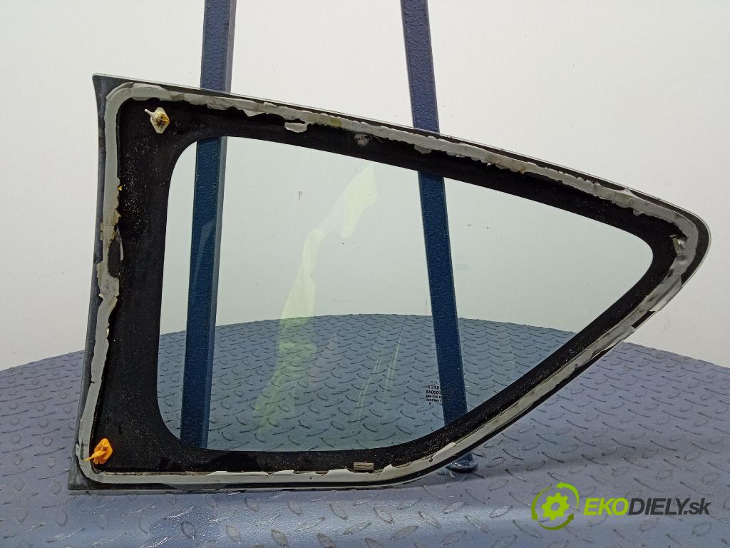 Peugeot 107 2006 sklo Karosérie: Zad: