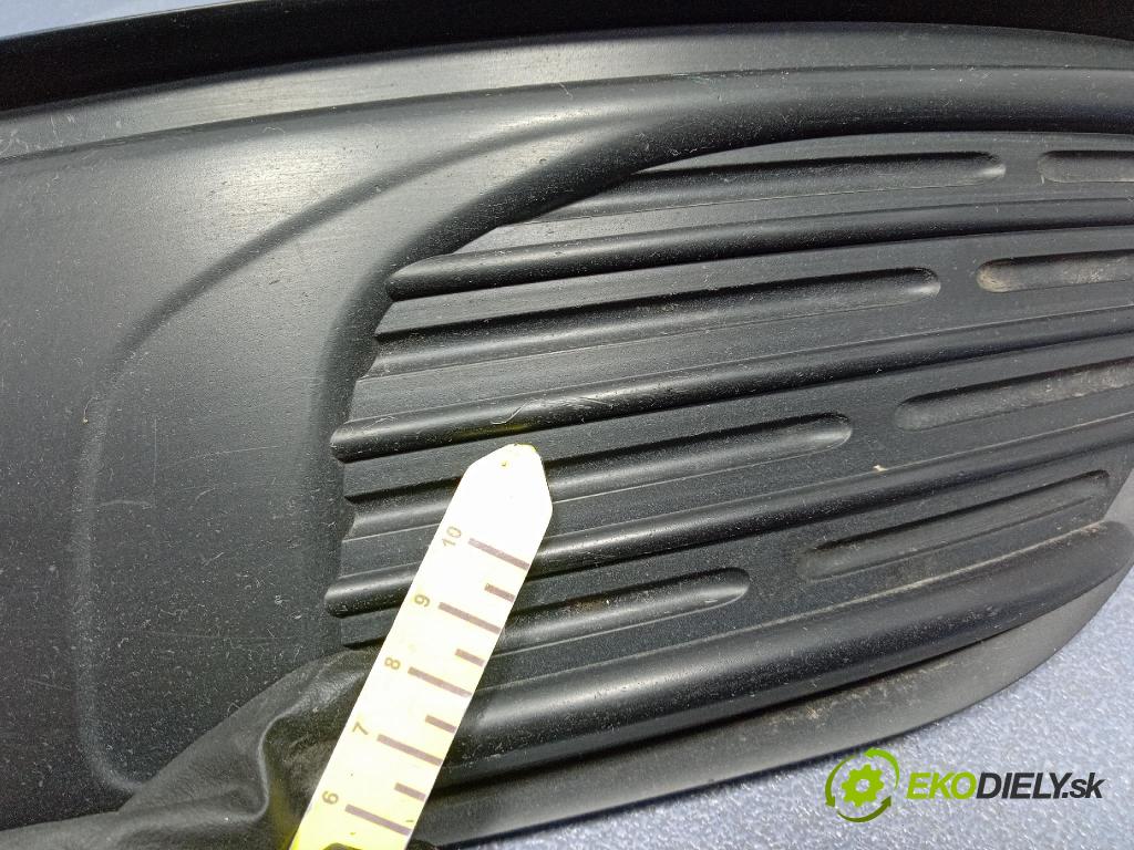Citroen C4 picasso 2007 lišta narazník 9654196577