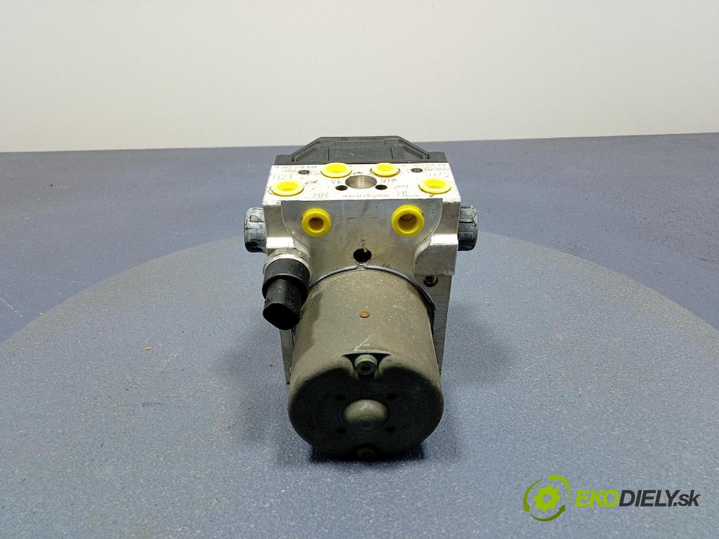 Audi A4 2001 čerpadlo ABS x 8E0614517