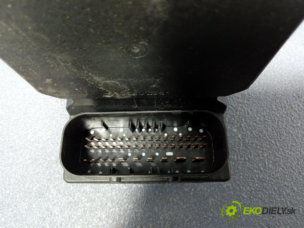 Audi A4 2001 čerpadlo ABS x 8E0614517
