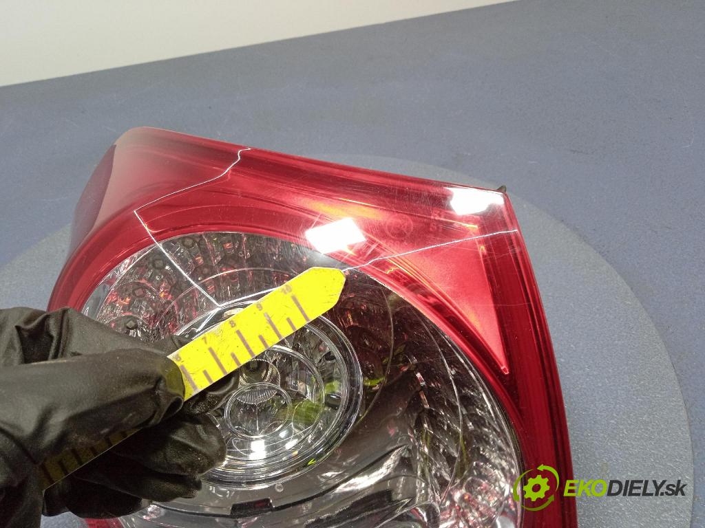 Vw Passat 2010 svetlo / reflektor zad ľavá Vonkajsia: 11-B868