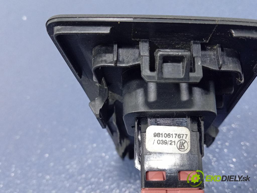 Peugeot 508 2021 Přepínač Klapky: kufr 9821529077