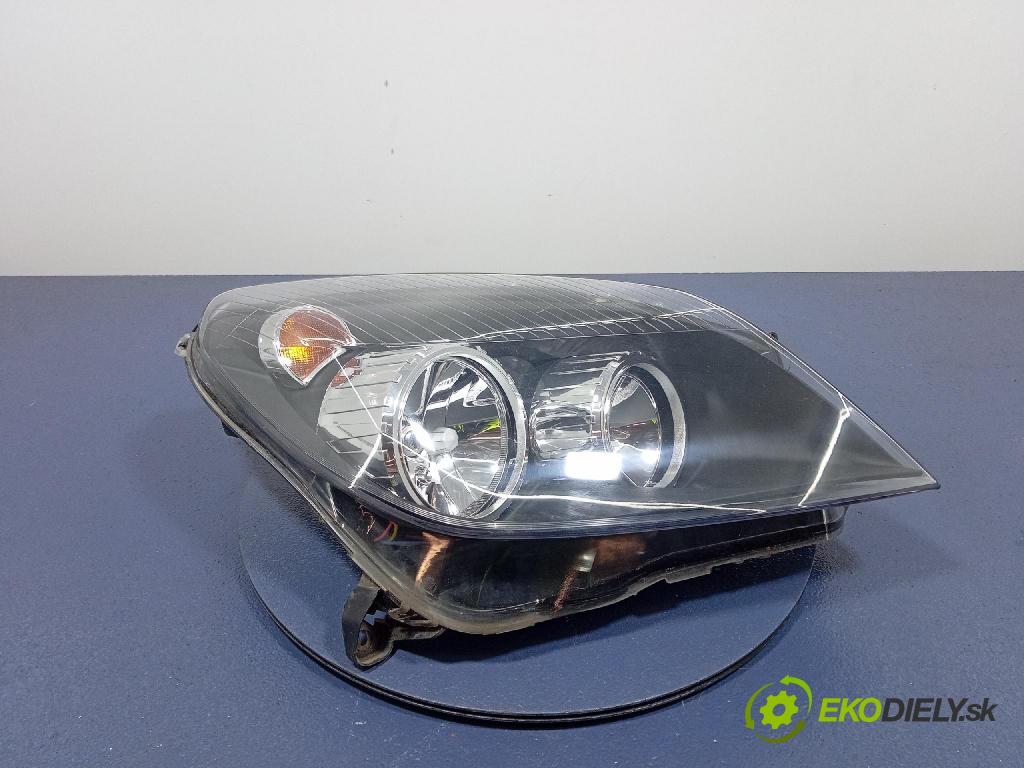 Opel Astra 2004 Reflektor: v pravo: 442-1140R