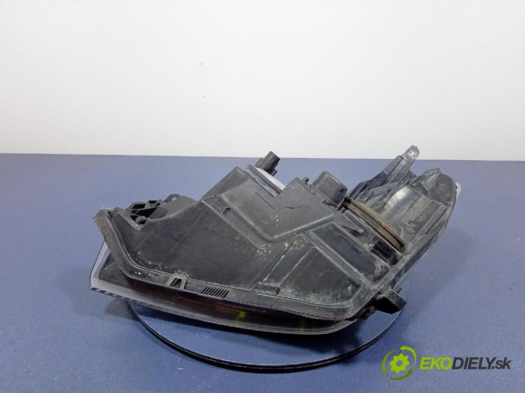 Opel Astra 2004 Reflektor: v pravo: 442-1140R