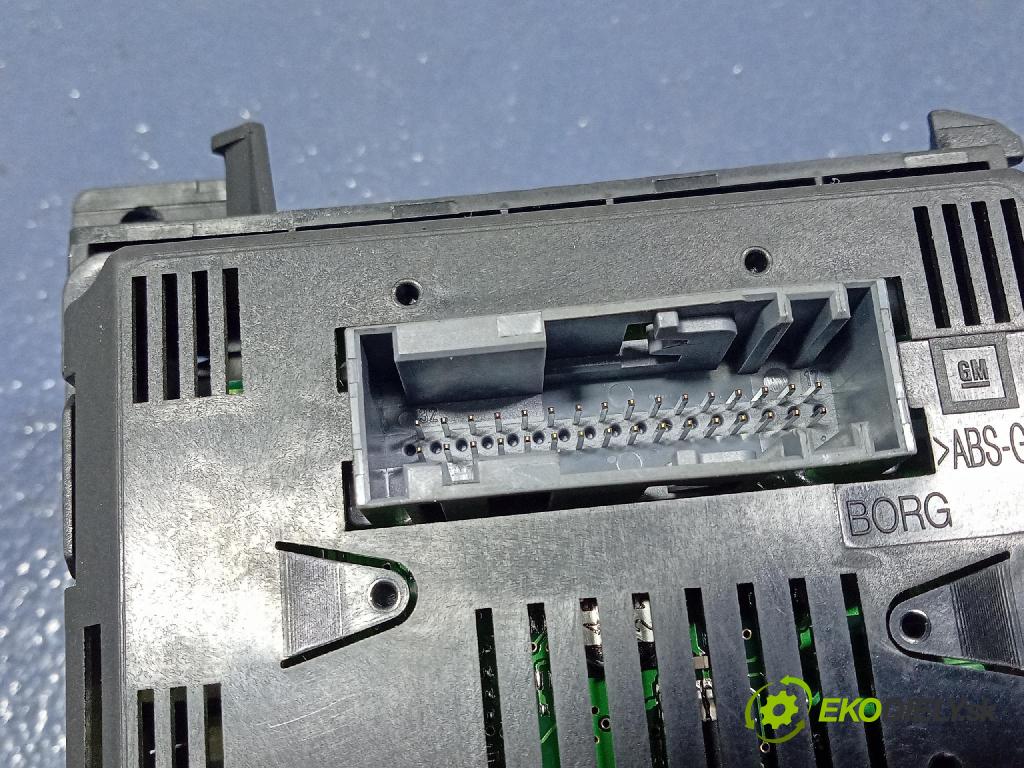 Opel Astra 2004 Radio I Navigácia: 93183902