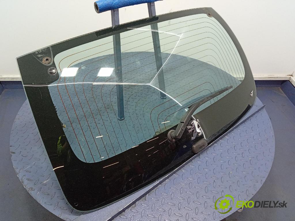 Peugeot 107 2006 zadna dveře kufra: kufra: