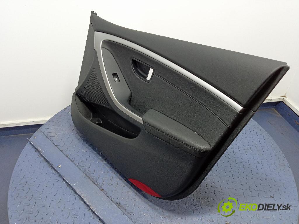 Hyundai I30 2012 Čalounictví: dvere Predné Prava: 82360-A6100