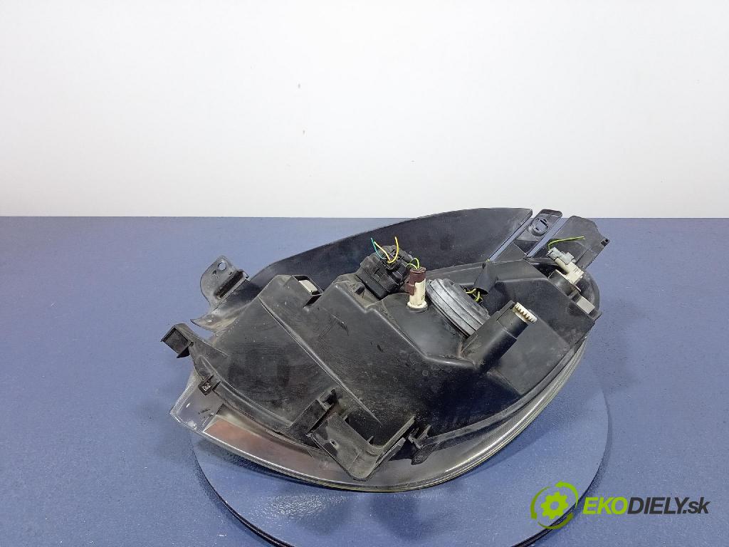 Citroen Xsara 2007 Reflektor: v pravo: 9649557380