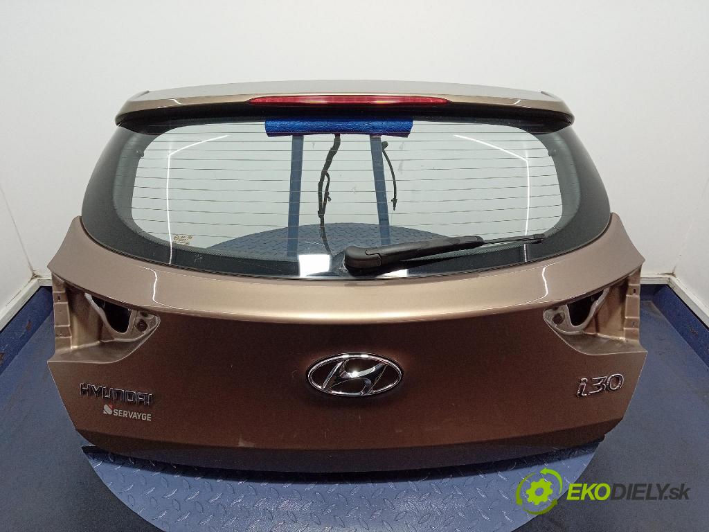 Hyundai I30 2012 zadna dveře kufra: kufra: