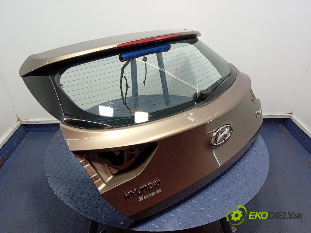 Hyundai I30 2012 zadna dveře kufra: kufra: