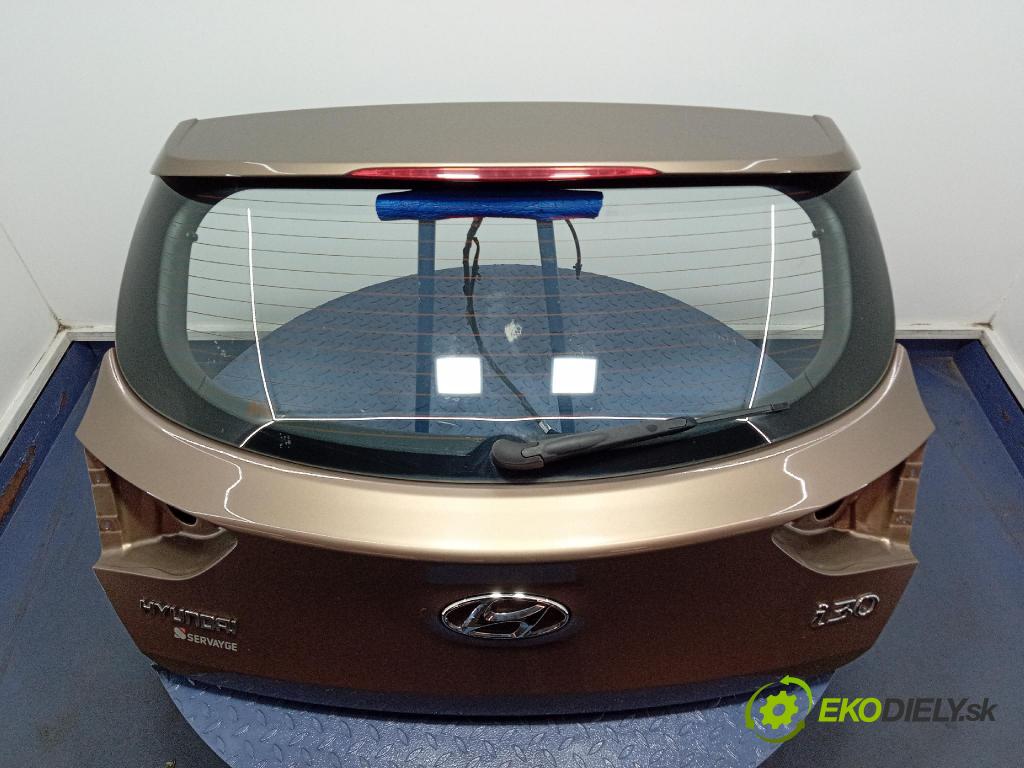Hyundai I30 2012 zadna dveře kufra: kufra: