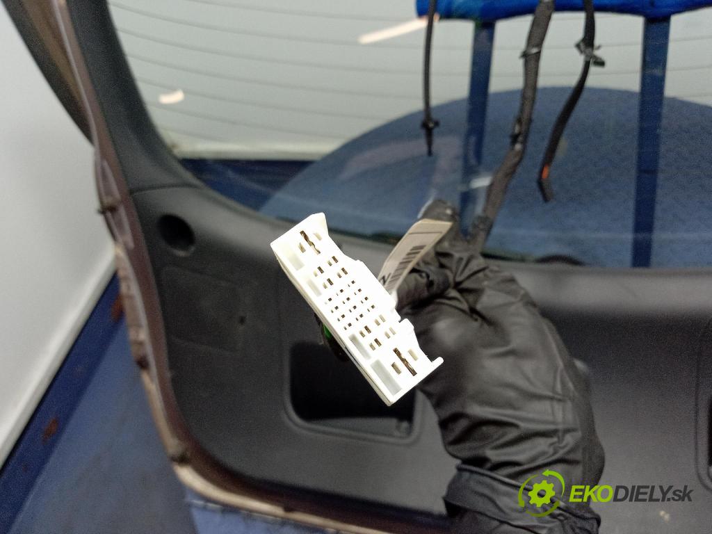 Hyundai I30 2012 zadna dveře kufra: kufra: