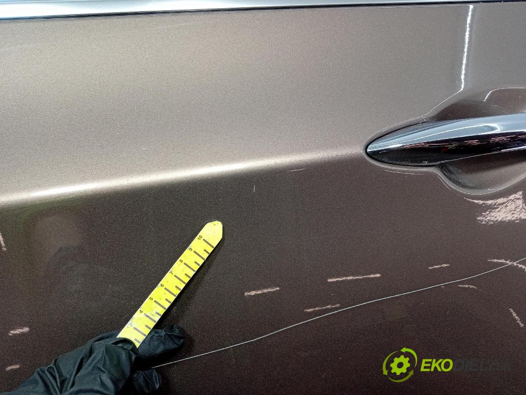 Hyundai I30 2012 dvere zad Vľavo: