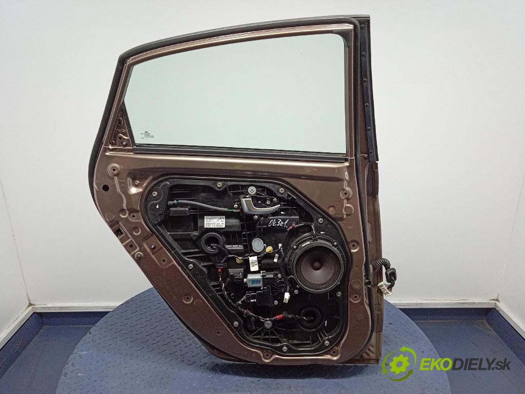 Hyundai I30 2012 dvere zad Vľavo: