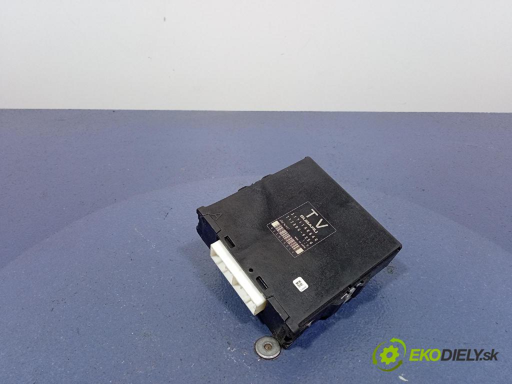 Subaru Legacy 2007 riadiaca jednotka skrine 31711AK840