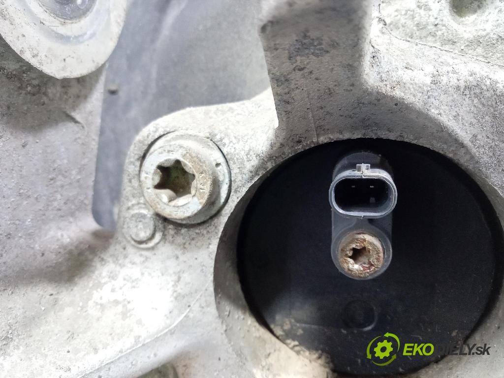 Peugeot 508 2021 náboj Prava: 9813363280