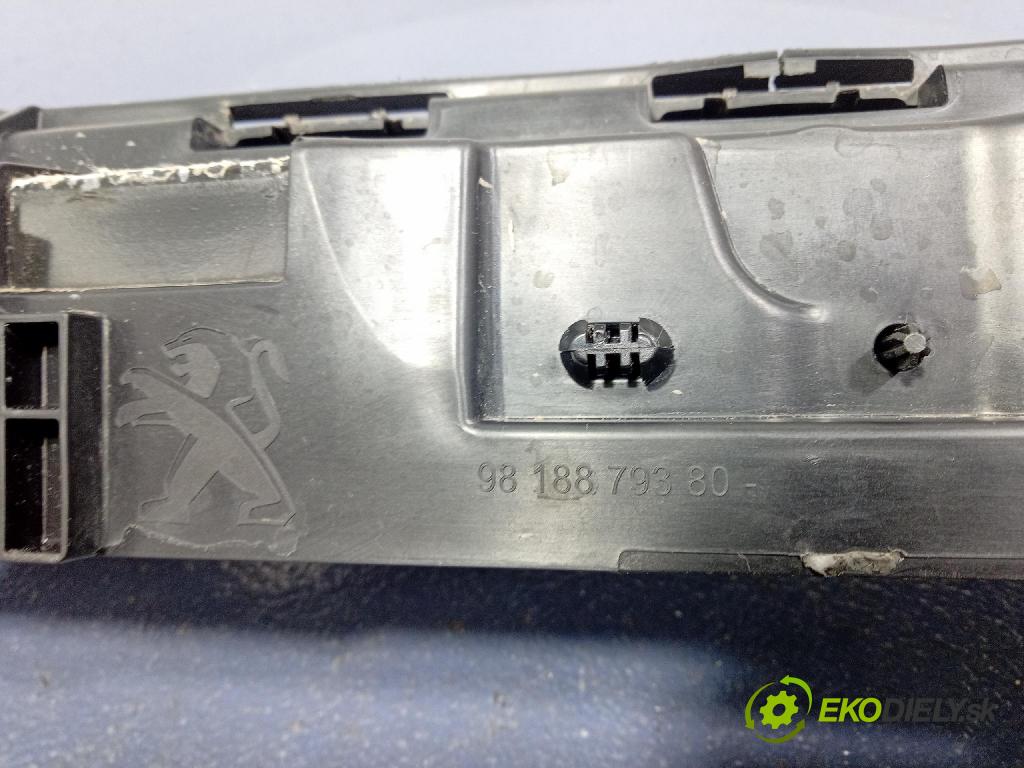 Peugeot 508 2021 Upevnenie: narazník 9818879380