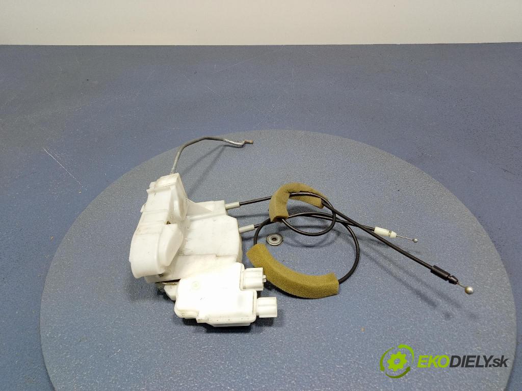 Subaru Legacy 2007 zámok dvere Predné v pravo: