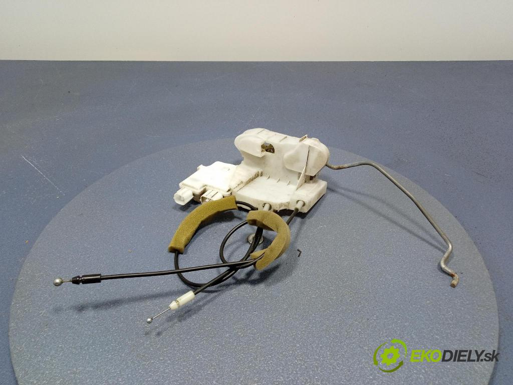 Subaru Legacy 2007 zámok dvere Predné v pravo: