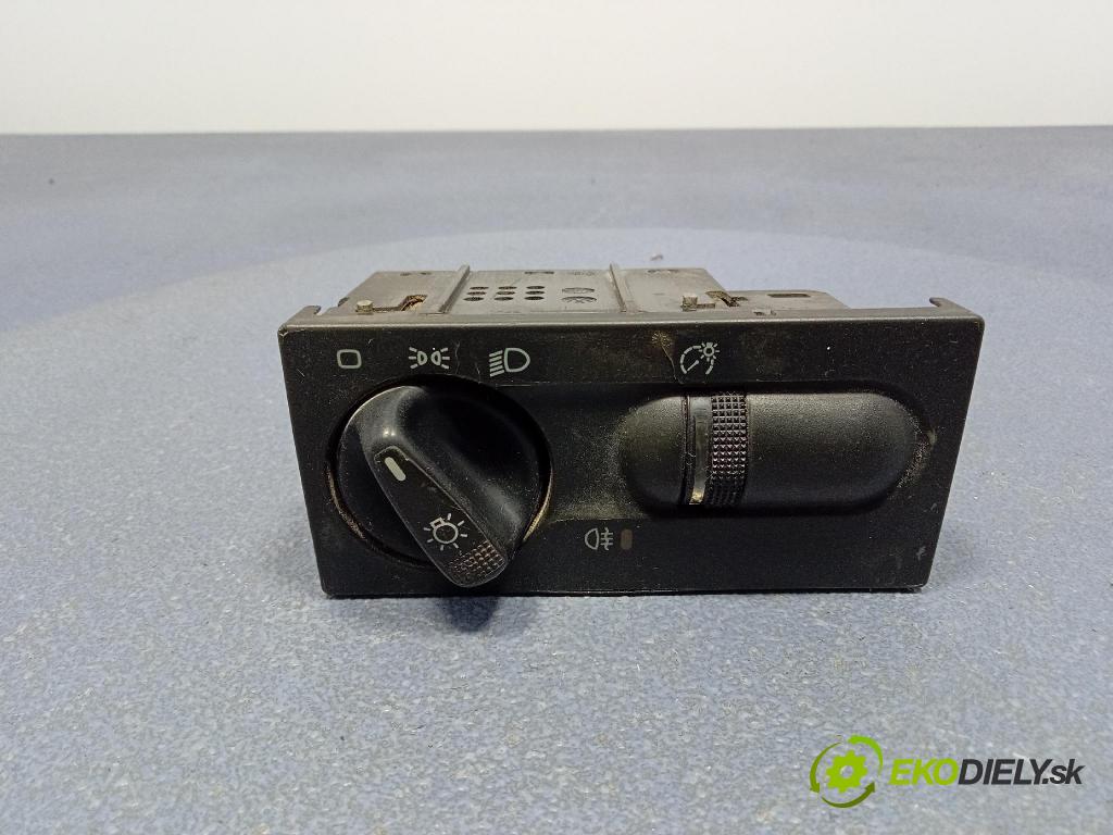 Vw Transporter 1996 prepínač svetiel 701941531A