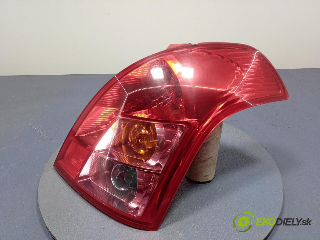 Suzuki Swift 2009 svetlo / reflektor zad Prava: Vonkajsia: 5696S1-R