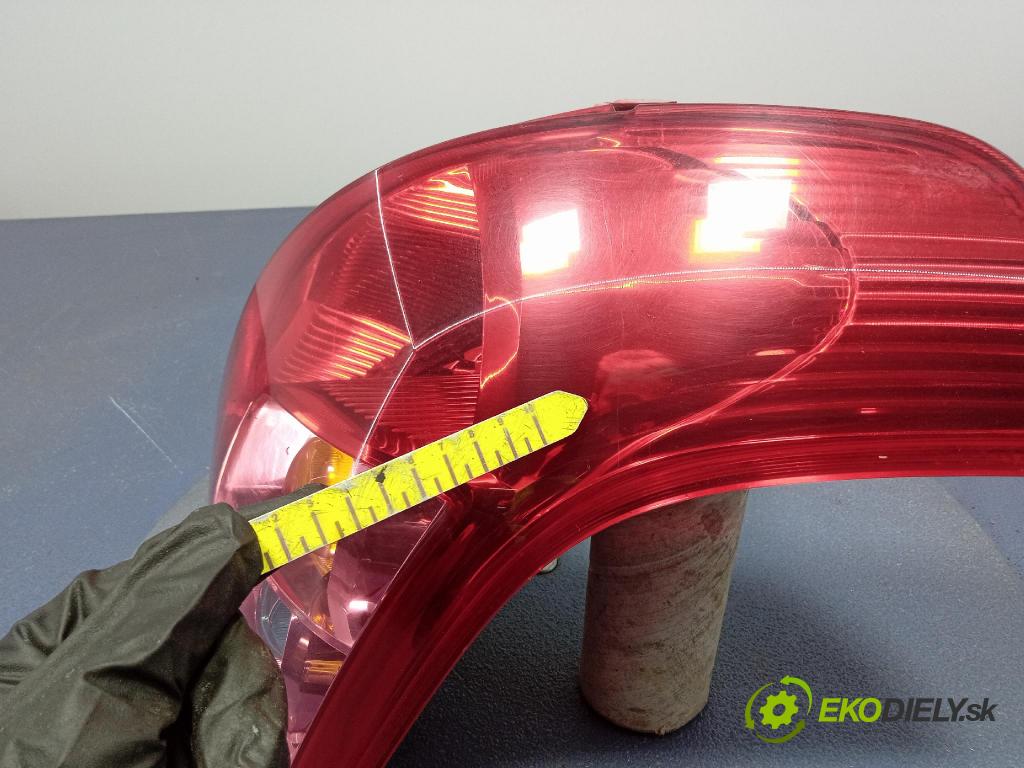 Suzuki Swift 2009 svetlo / reflektor zad Prava: Vonkajsia: 5696S1-R