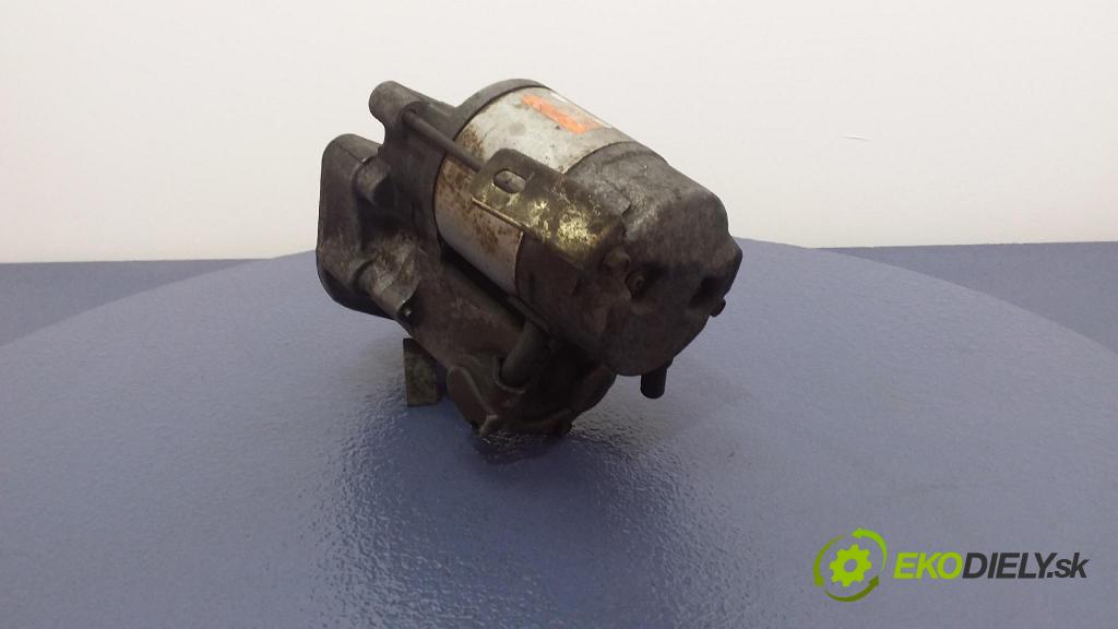 Toyota Yaris 2002 štartér 28100-33050