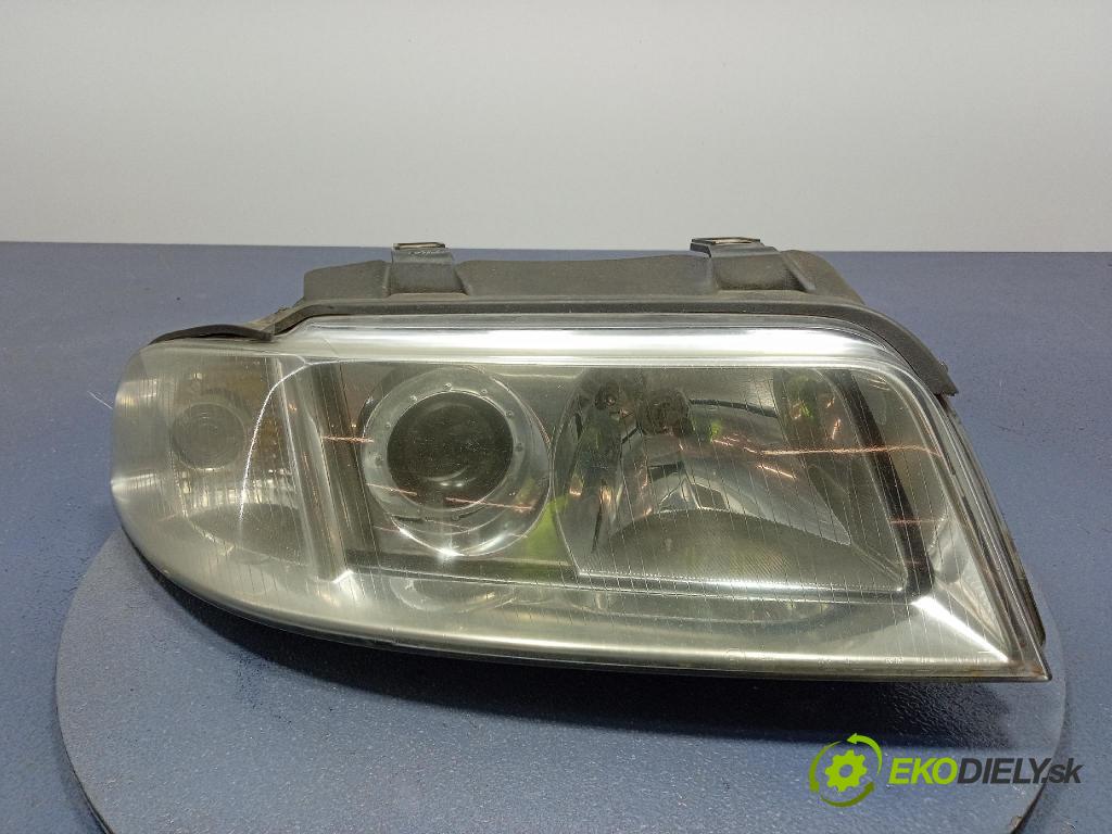 Audi A4 1999 Reflektor: v pravo: 8D0941004AN