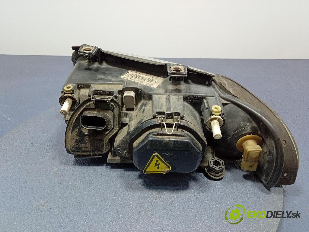 Audi A4 1999 Reflektor: v pravo: 8D0941004AN