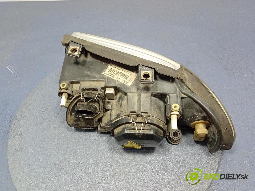 Audi A4 1999 Reflektor: v pravo: 8D0941004AN