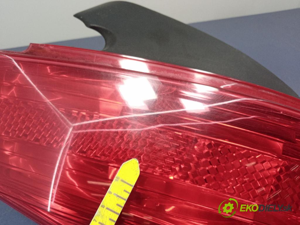 Peugeot 308 2009 svetlo / reflektor zad ľavá Vonkajsia: 9680425780