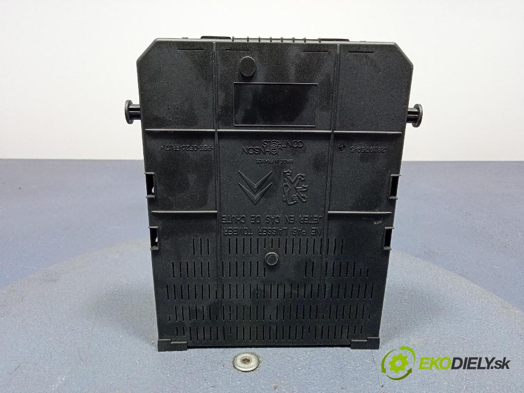 Peugeot 308 2009 skrinka Poistky: 9664059180