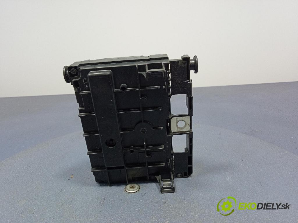 Peugeot 308 2009 skrinka Poistky: 9666700480