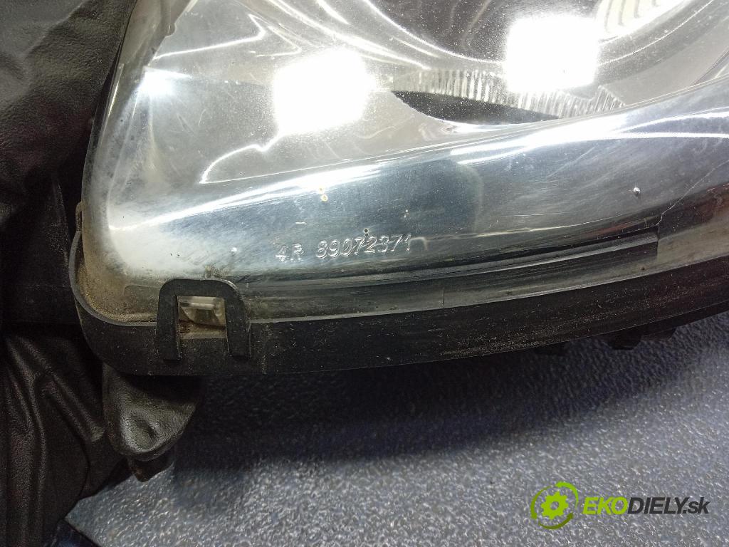 Peugeot 308 2009 Halogen v pravo: 9680498880