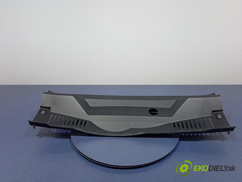 Renault Captur 2023 lišta kufr 849207023R