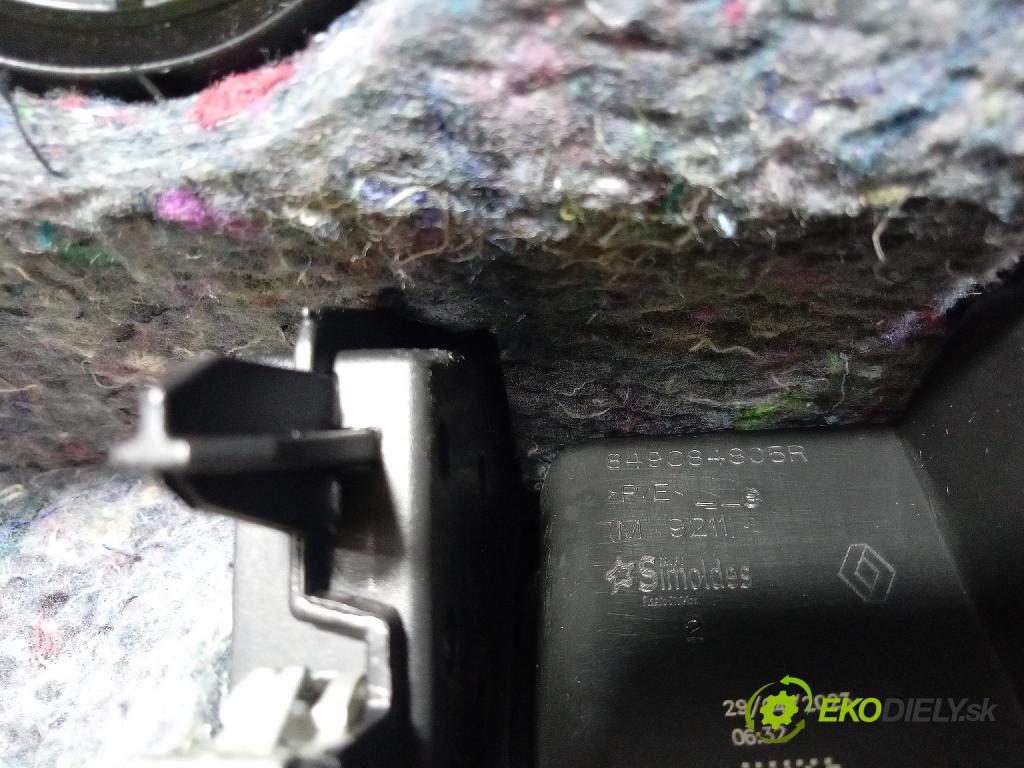 Renault Captur 2023 lišta kufr 849207023R