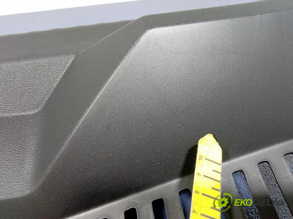 Renault Captur 2023 lišta kufr 849207023R