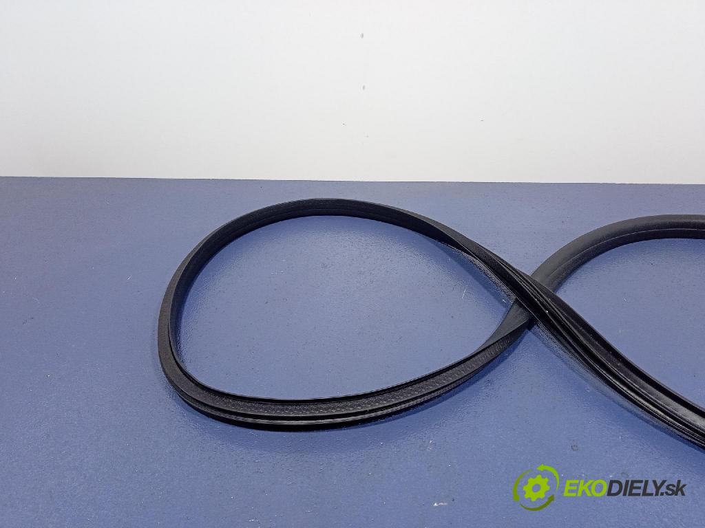 Renault Captur 2023 Těsnění: dvere