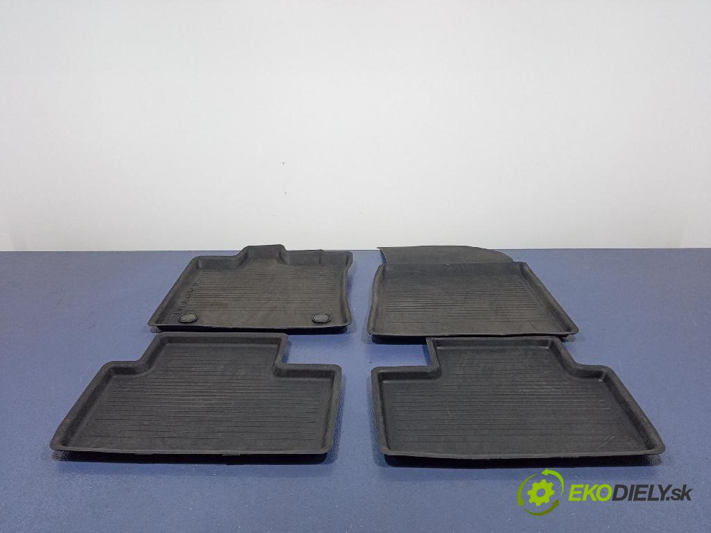 Renault Captur 2023 koberec do auta 8201725646