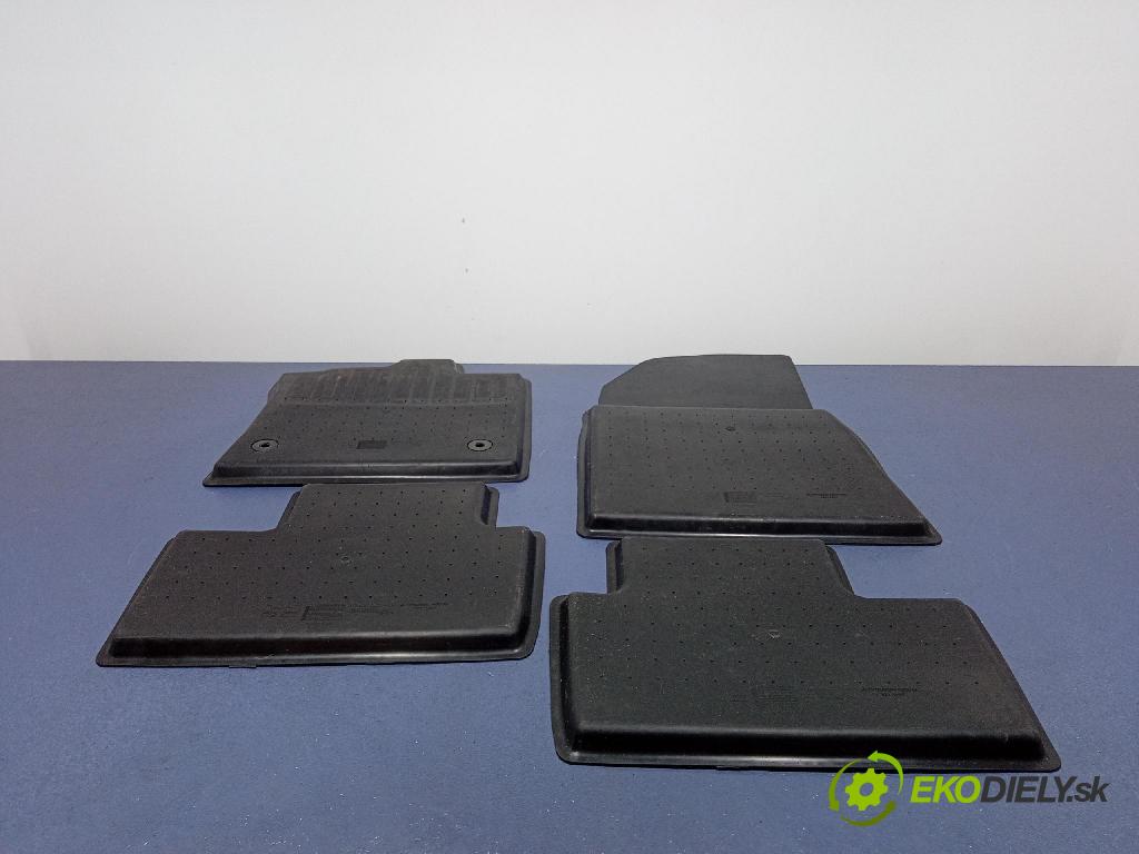 Renault Captur 2023 koberec do auta 8201725646