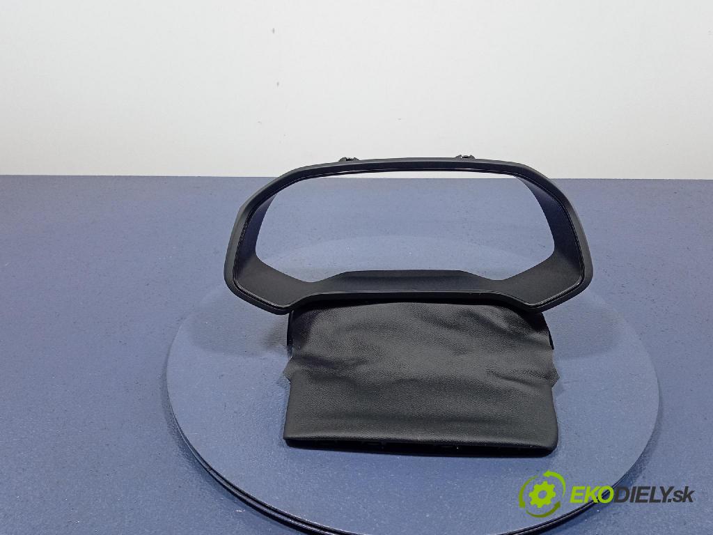 Renault Captur 2023 kryt Plast: Interiéry: 682409204R