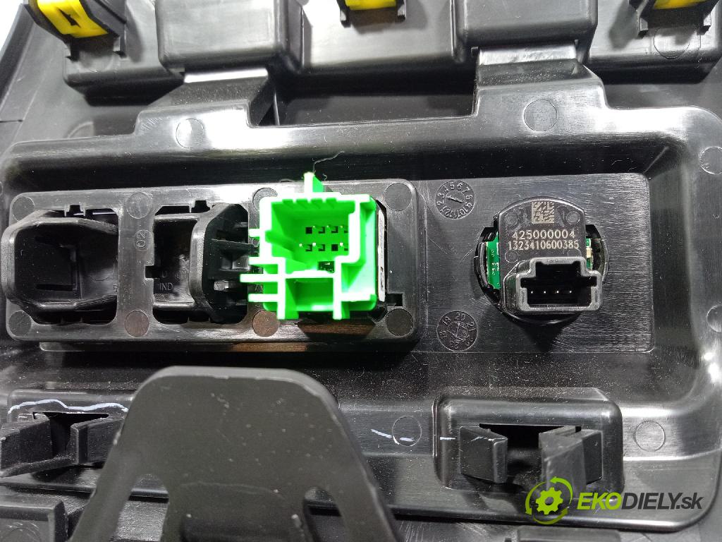 Renault Captur 2023 kryt Plast: Interiéry: 689210389R